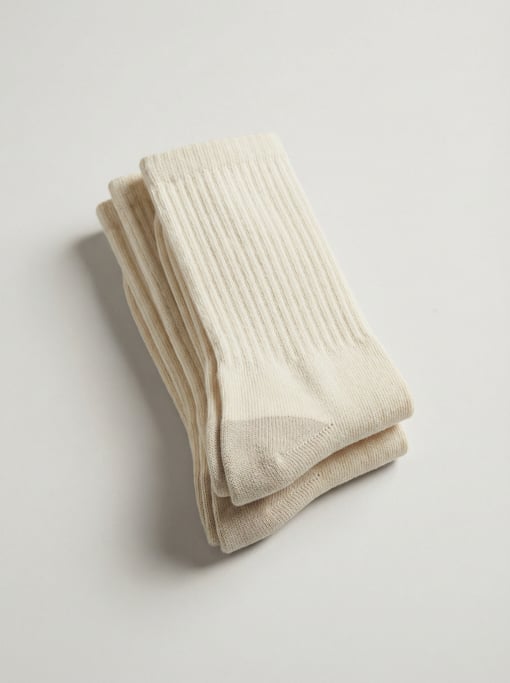 Thick ribbed ankle socks in cream organic cotton