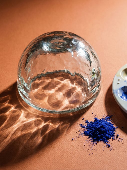 Glass muller for grinding pigments, heavy and dome-shaped in clear glass